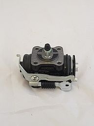 CYLINDER, WHEEL REAR RH FORWARD