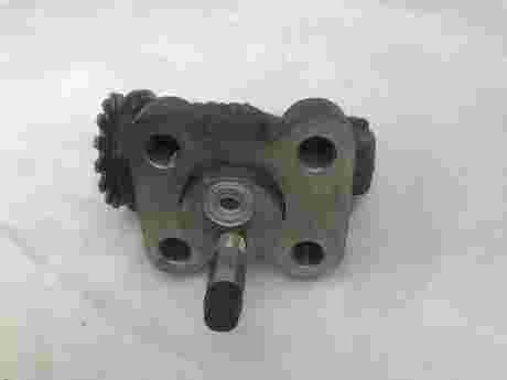 WHEEL CYLINDER , FRONT 