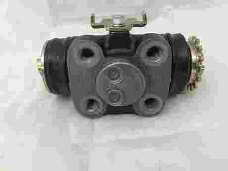 WHEEL CYLINDER , REAR 