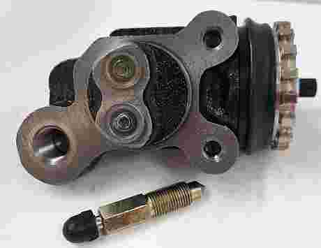 CYLINDER,WHEEL  L/H FRONT HINO FORD 