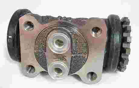WHEEL CYLINDER , FRONT 