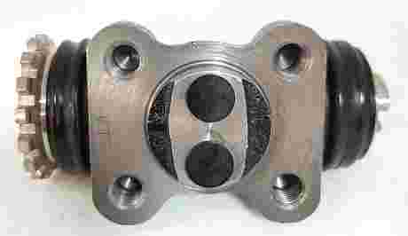 CYLINDER,WHEEL RH REAR