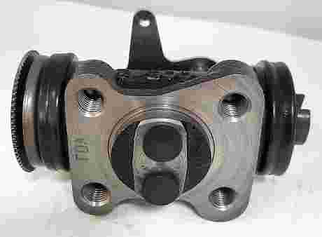CYLINDER,WHEEL RH REAR