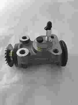 CYLINDER, WHEEL REAR RH FORWARD