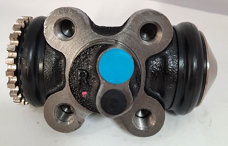 CYLINDER,WHEEL RH REAR