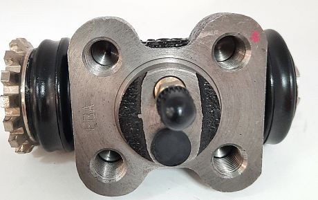 CYLINDER,WHEEL RH REAR