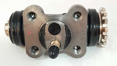 CYLINDER,WHEEL RH REAR