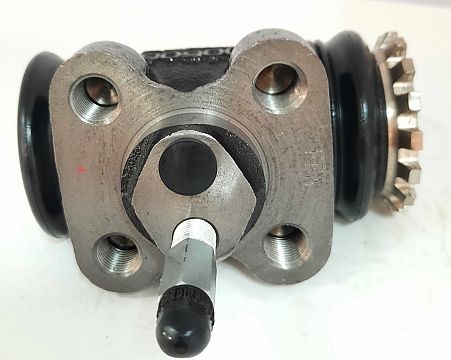 CYLINDER,WHEEL RH REAR