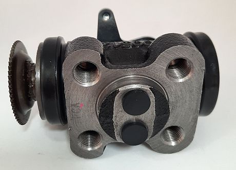 CYLINDER,WHEEL RH REAR