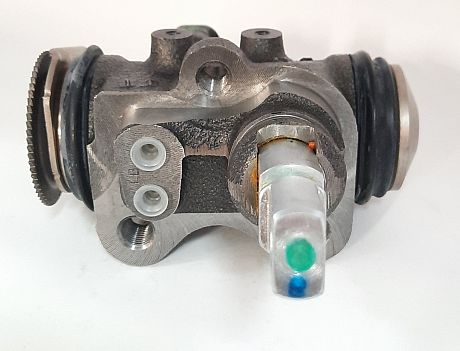 CYLINDER,WHEEL RH REAR