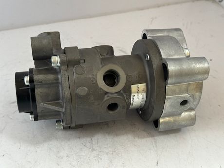 FOOT VALVE - BRAKE ASSEMBLY