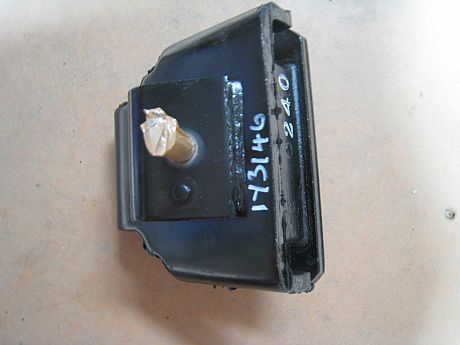 REAR ENGINE MOUNT