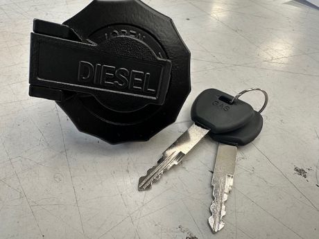 FUEL TANK CAP - LOCKING 