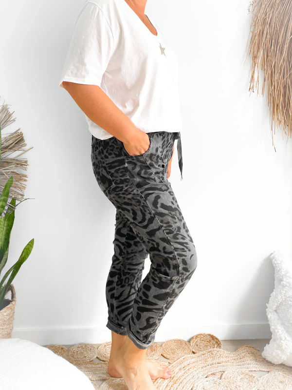 Broek Leopard grijs Broek Leopard grijs