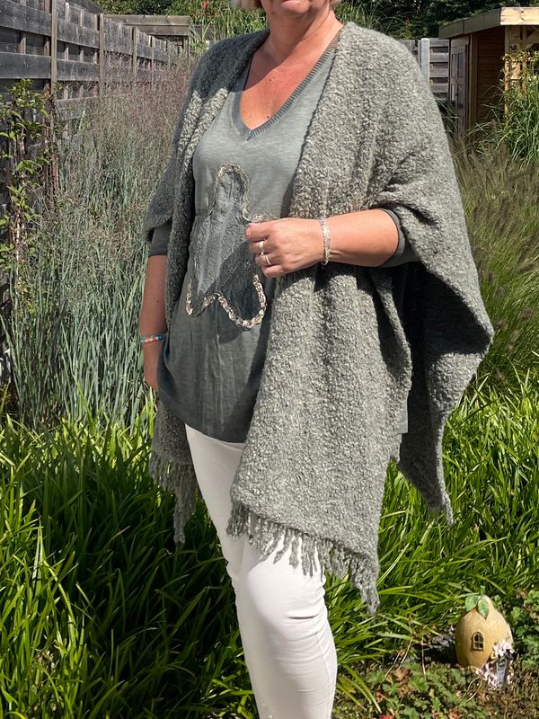 Poncho Clara kaki