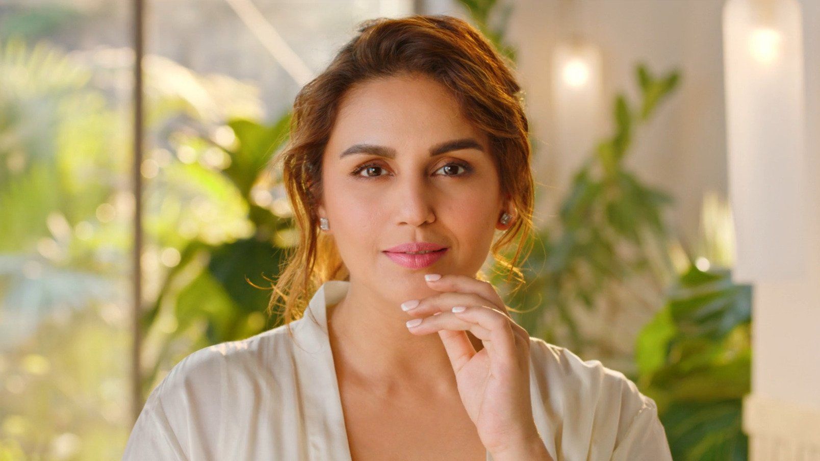 Huma Qureshi-Simco-2