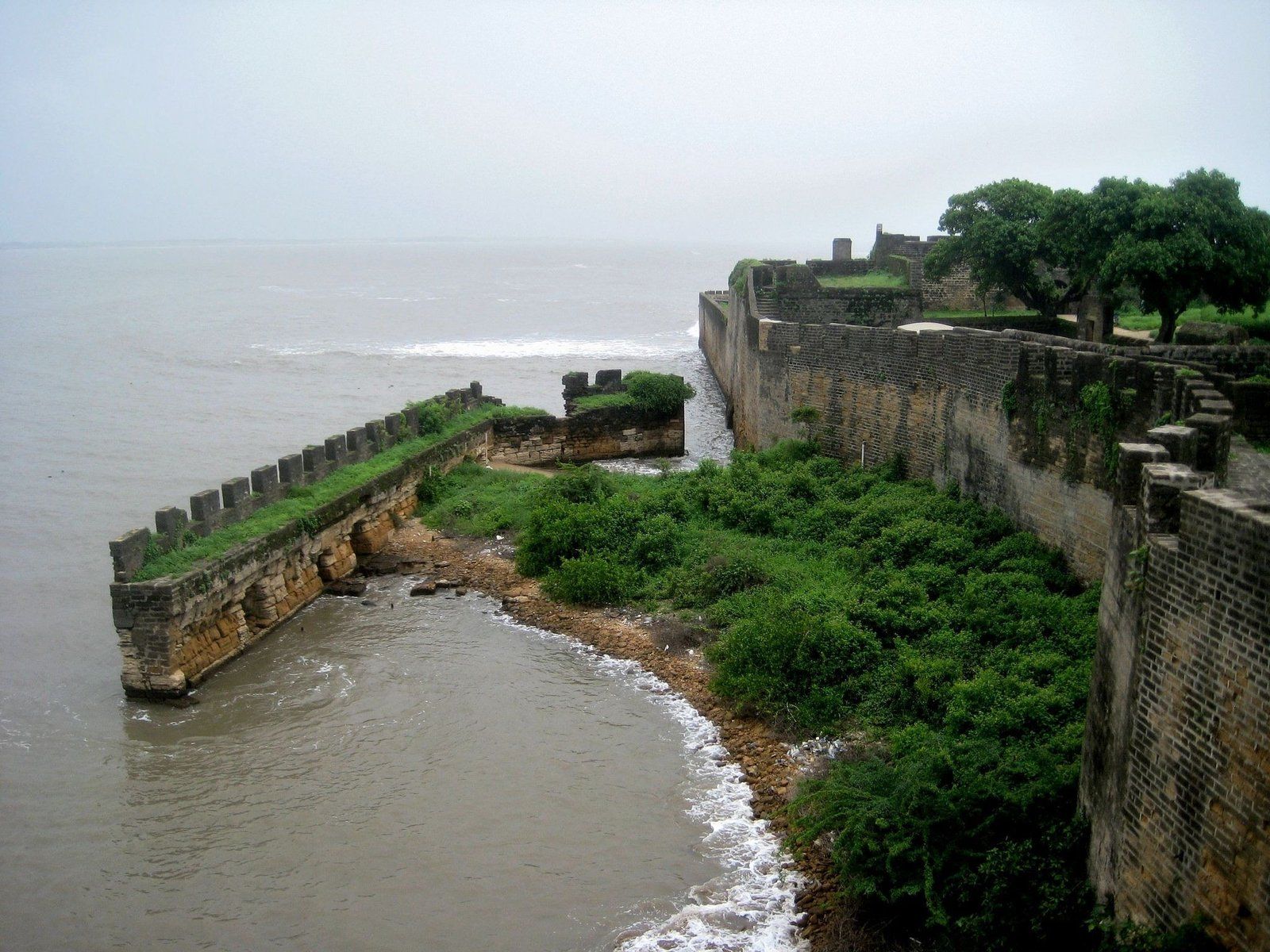 Dadra and Nagar Haveli and Daman and Diu tour package