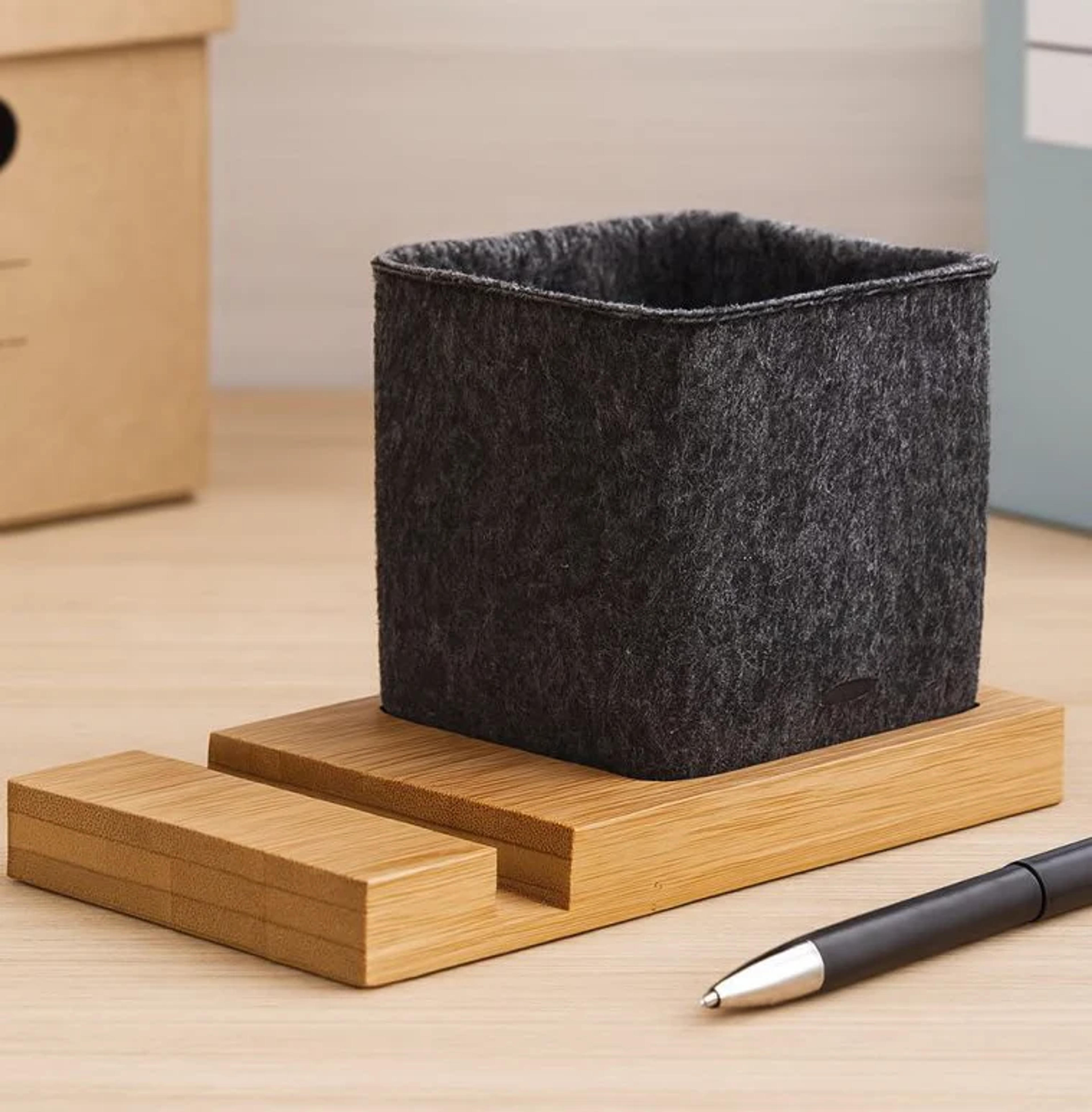 Bamboo Felt Pen Stand