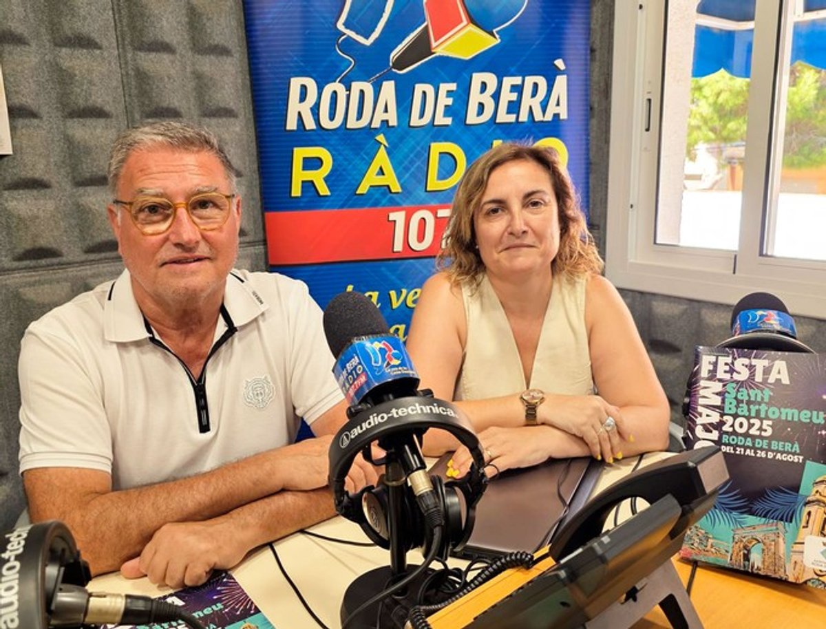 Alcalde, Pere Virgili, i amb la regidora de Festes, Remei Gavaldà