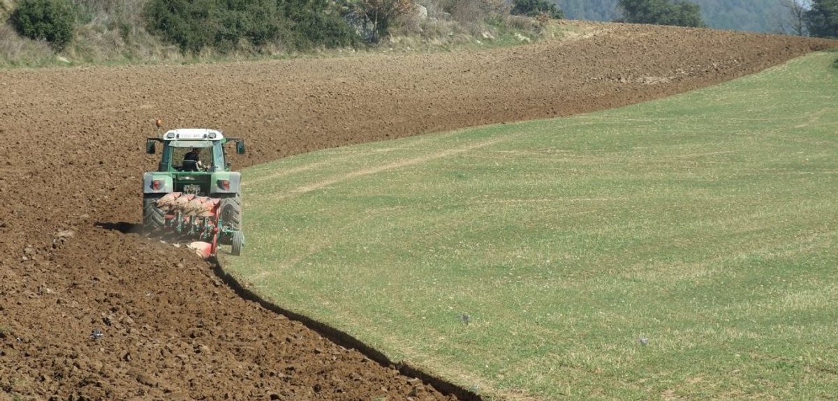 Tractor llaurant - Unió de Pagesos