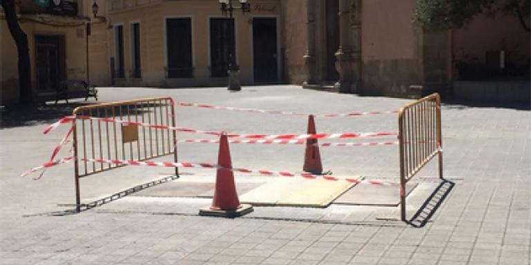 JxA critica la retirada del basament del fanal de l’Església Santa Maria, obra de César Martinell