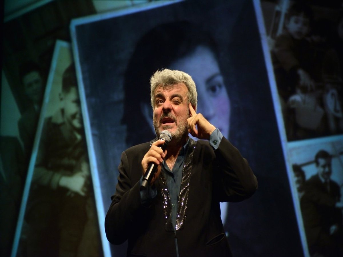 Millán Salcedo, en un momento de su espectáculo 'De verden cuando'