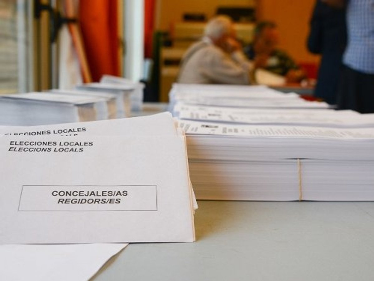 Rubí tanca els col·legis amb una participació del 57,84%