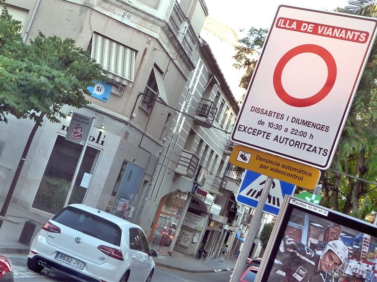 Podem creu que l'actual illa de vianants “és un obstacle per a la vertebració del municipi”