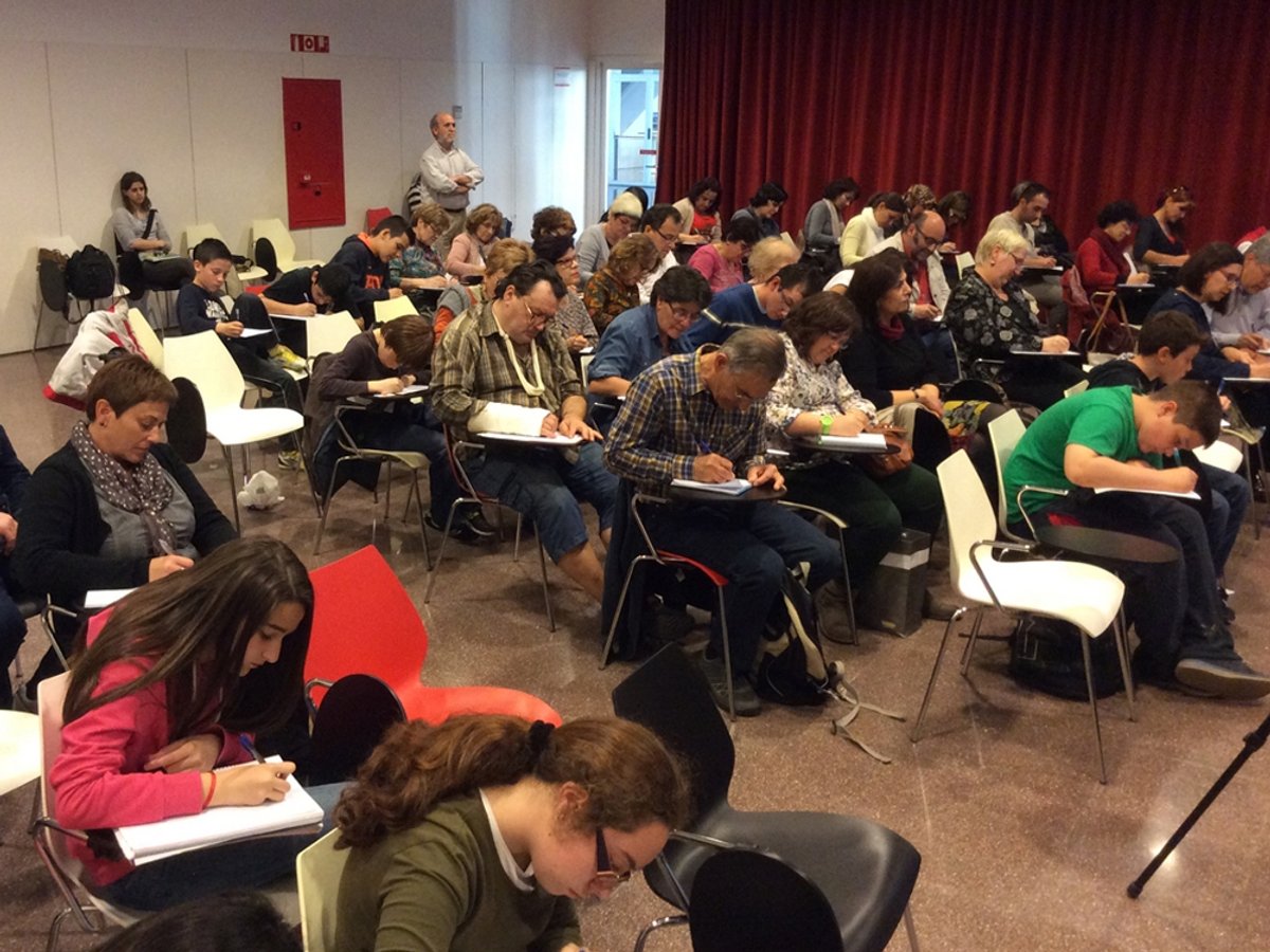 Dictat Solidari a la biblioteca de l'any passat. Foto: Localpres