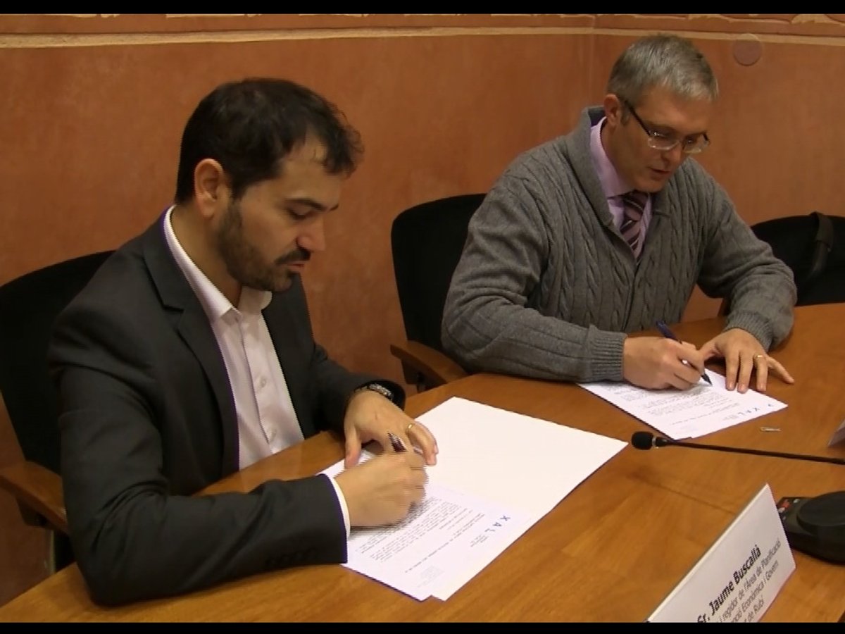 Ràdio Rubí signa el protocol de la XAL