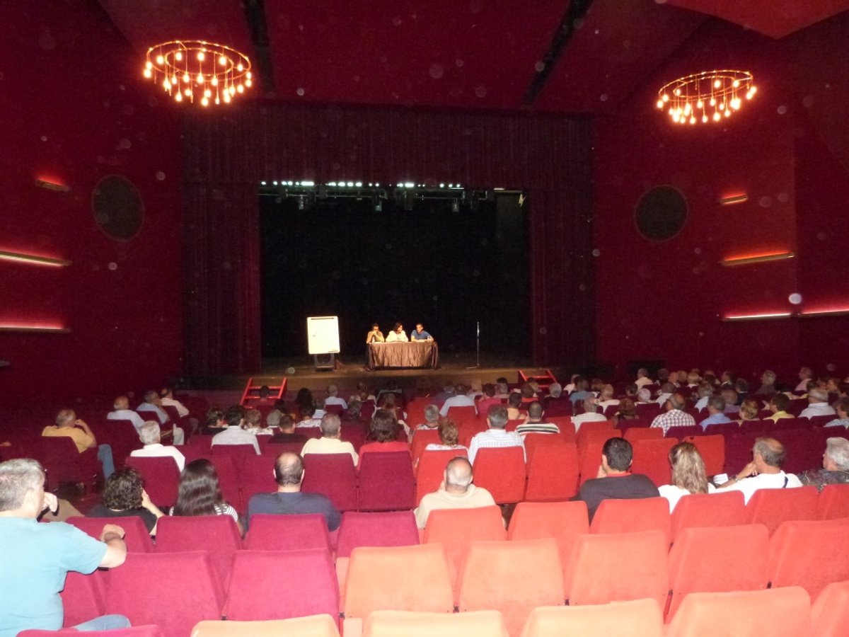Trobada a La Sala d'afectats per les preferents/Arxiu