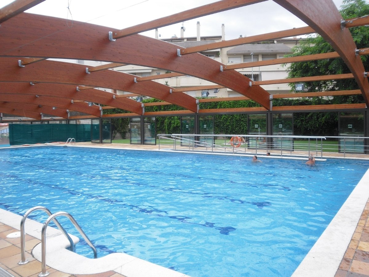La piscina exterior de Can Rosés