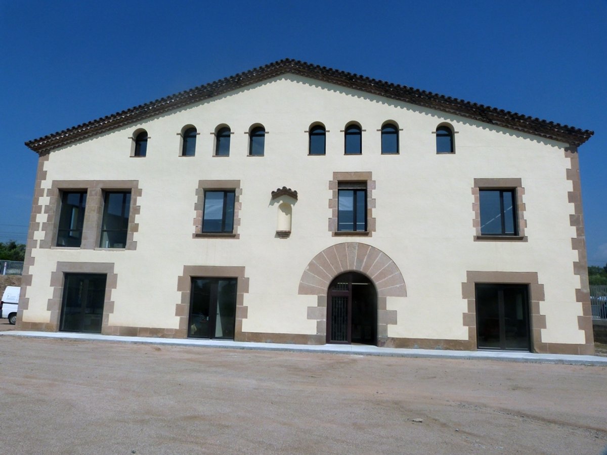 El Servei de Creació d’Empreses està situat a la Masia de Can Serra