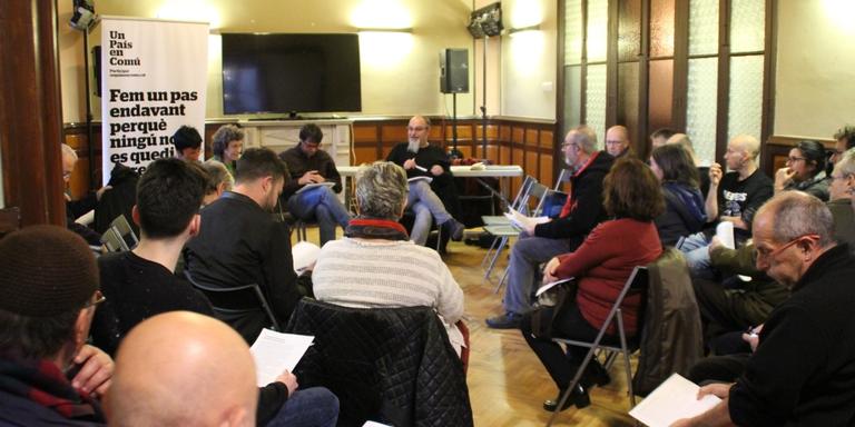 La reindustrialització i l'habitatge protagonitzen el debat rubinenc d'Un País en Comú