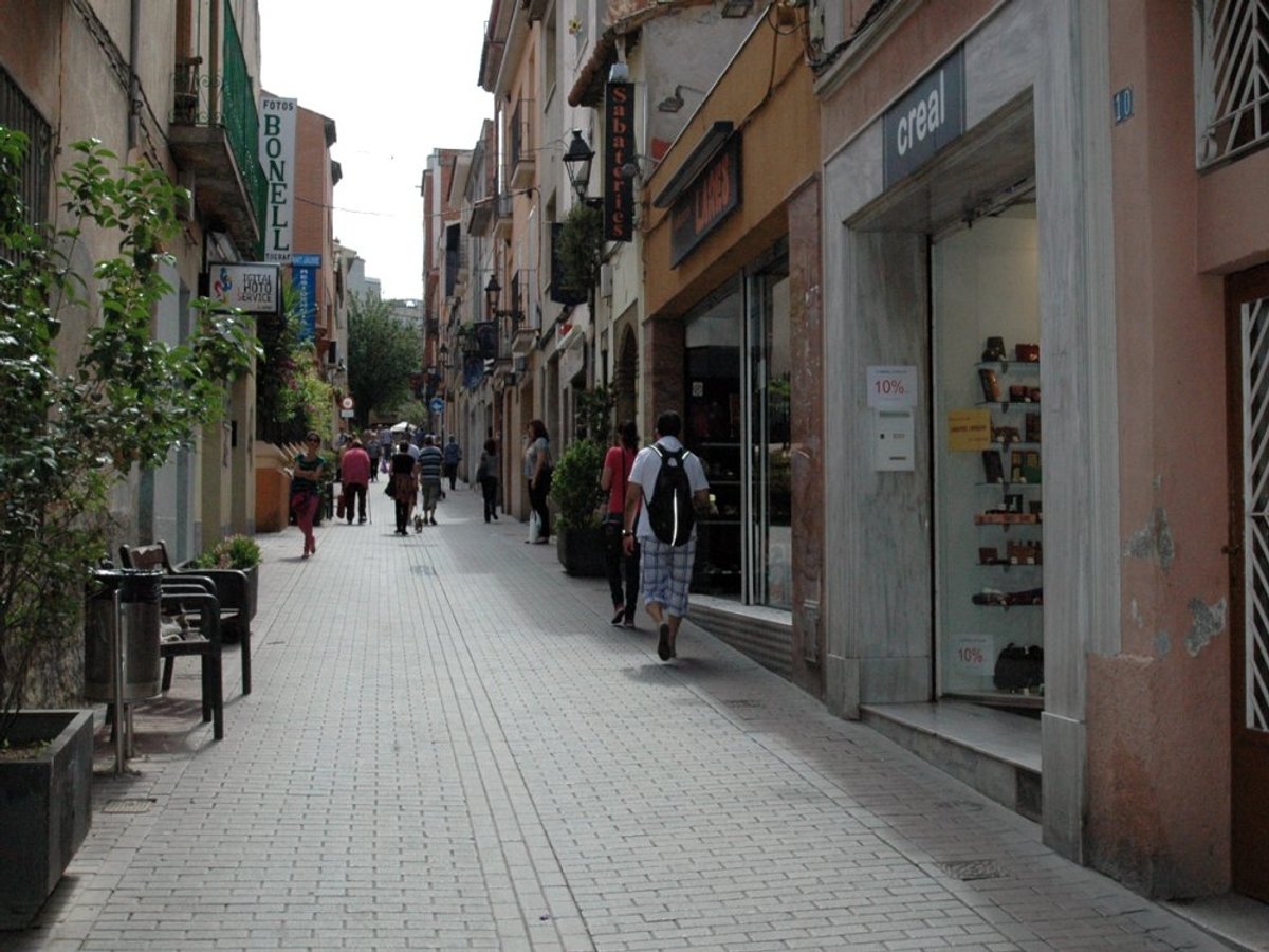 L’Ajuntament posarà en contacte emprenedors locals i franquícies interessades a instal·lar-se a Rubí