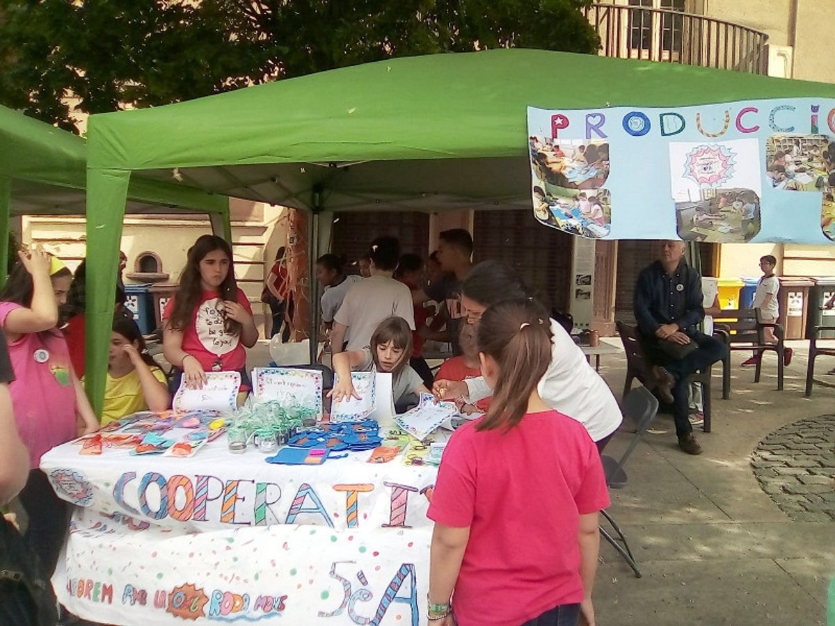 La parada d'una de les cooperatives del Pau Casals / foto: Comunitat Pau Casals