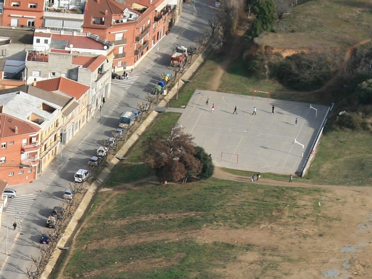 Els veïns diuen que es poden fer 60 places d'aparcament al carrer Mallorca 