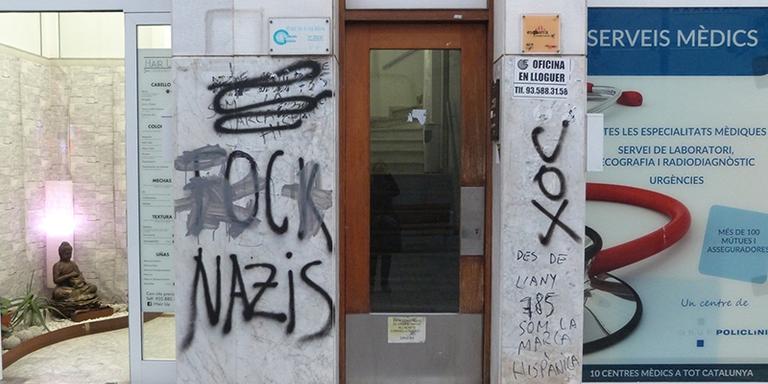 Uns vàndals fan pintades a la façana de la seu d’ERC Rubí