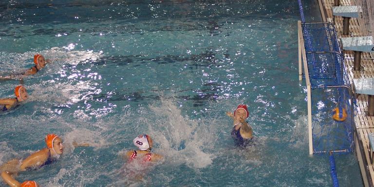 Europa a la vista en l’estrena del waterpolo femení del CNR