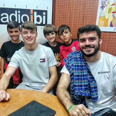 RAYO IBENSE José Carlos Albert - Pablo Colomina - David, Adrián y Roberto jugadores del Benjamín "B"