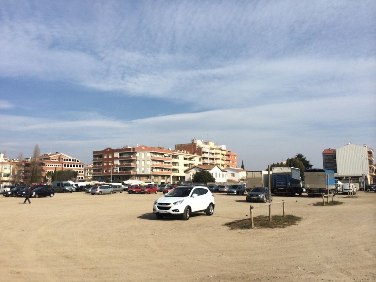 Les obres per arranjar el terreny de l’aparcament de l’avinguda de Montserrat comencen avui