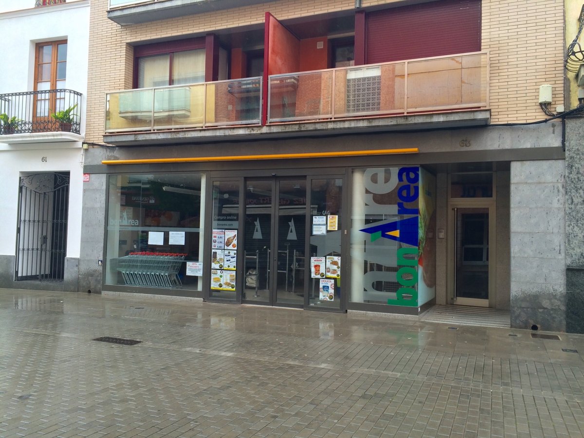 Roben 600 euros d'un establiment del carrer del Carme