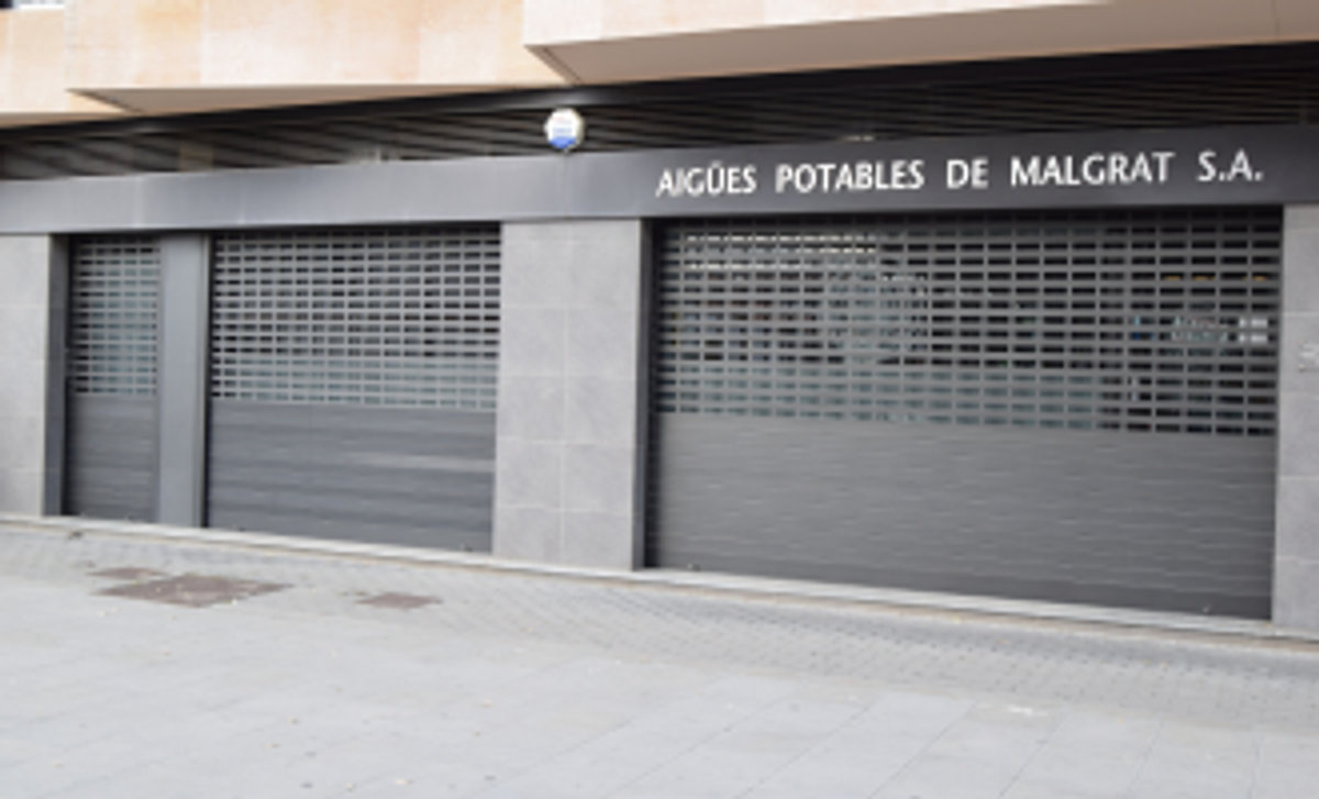 L'empresa d'aigües deixarà de tallar l'aigua a les famílies que ocupen habitatges a Malgrat