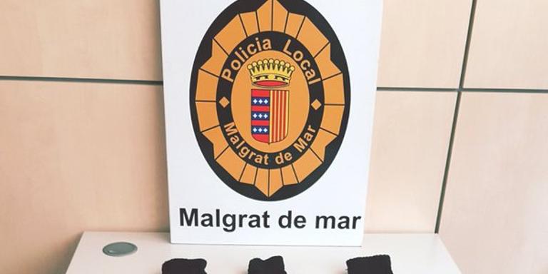 Detenen 3 dones acusades de robar 400 euros en un domicili del carrer de Folch i Torres