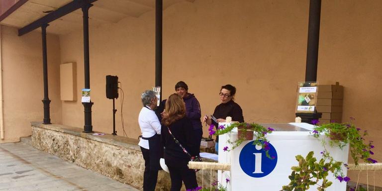 Comencen a repartir els lots per fer les catifes de corpus del projecte Garric