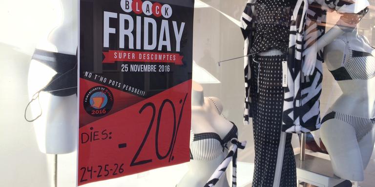 Els comerços de Malgrat celebren el Black Friday avui amb descomptes i promocions