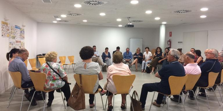 Els veïns de La Verneda demanen un aparcament al barri