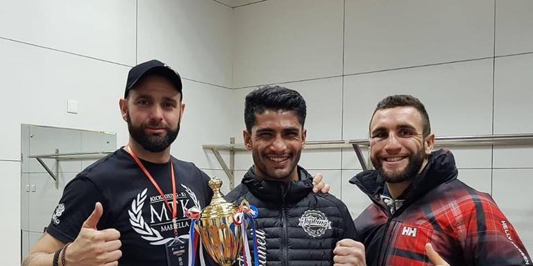 Khyzer Hayat guanya un nou combat de Muay Thai a la Xina