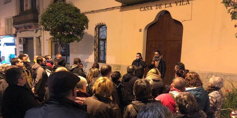 [ÀUDIO] Una seixantena de persones es concentren en suport als detinguts per la Policia Nacional
