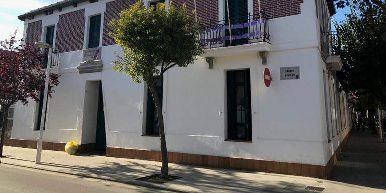 [ÀUDIO] Els alumnes de l'Escola d'Adults Cases dels Mestres col·laboren amb el 25N